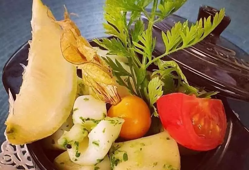 ホテル Hôtel Restaurant La Chartreuse Logis De France