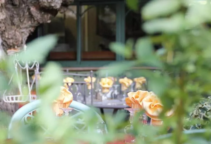 فندق Le Provençal