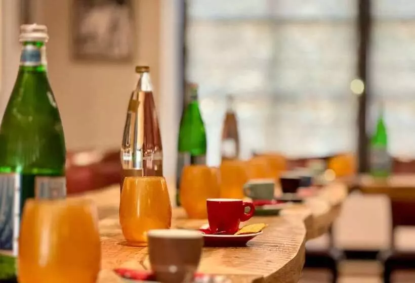 هتل Logis Hôtel, Chalets Et Restaurant Les Chatelminés