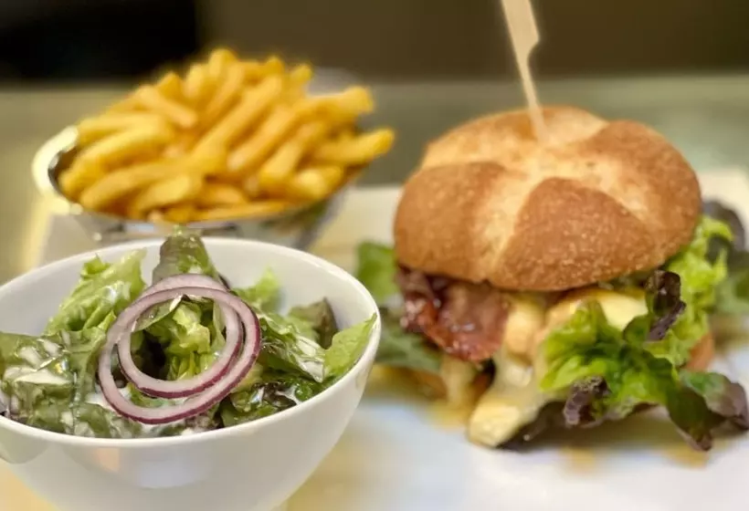 هتل Logis Hôtel, Chalets Et Restaurant Les Chatelminés