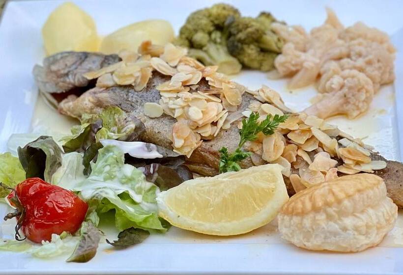 酒店 Logis Hôtel, Chalets Et Restaurant Les Chatelminés