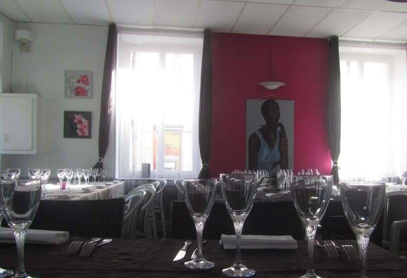 호텔 Logis Hôtel Au Croissant