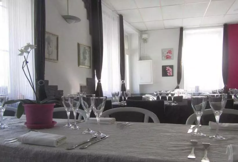 ホテル Logis Hôtel Au Croissant