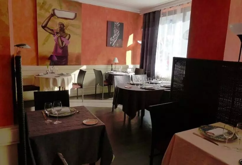 ホテル Logis Hôtel Au Croissant