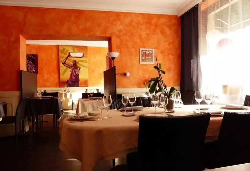 ホテル Logis Hôtel Au Croissant