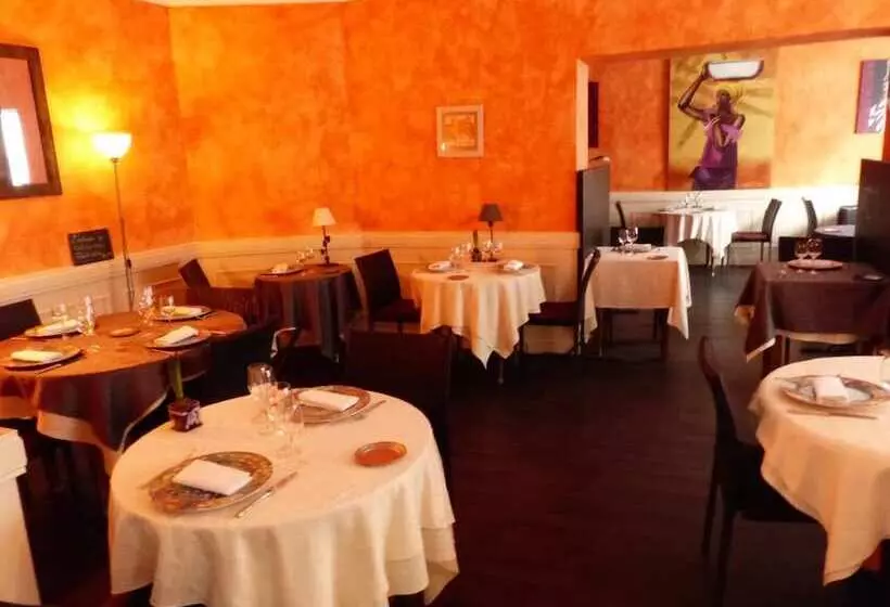 ホテル Logis Hôtel Au Croissant