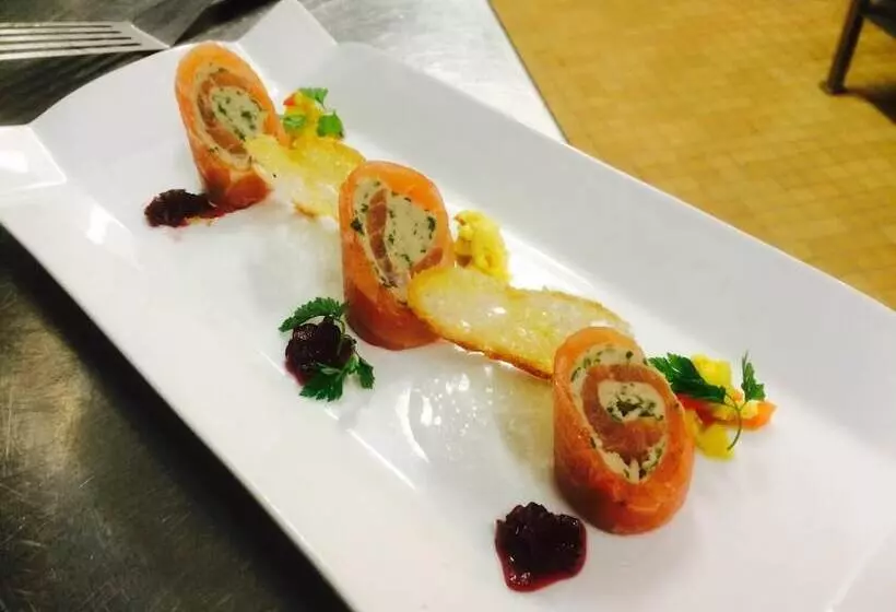 ホテル Logis Hôtel Au Croissant