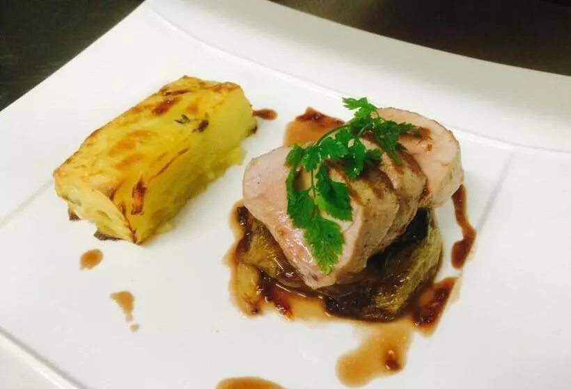 ホテル Logis Hôtel Au Croissant