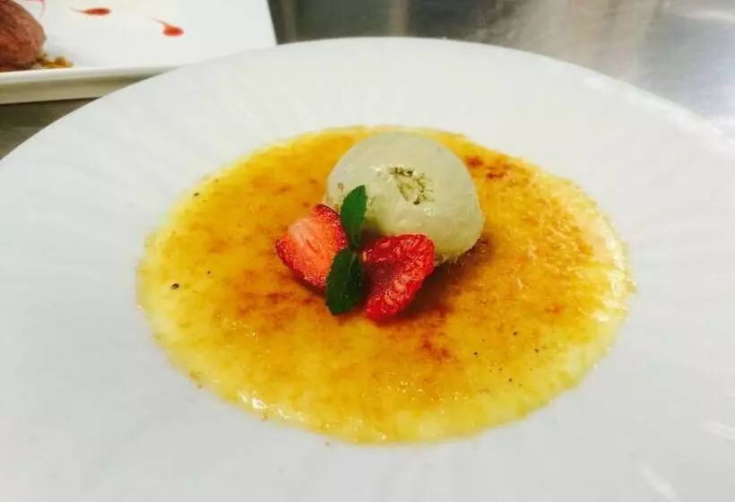 ホテル Logis Hôtel Au Croissant