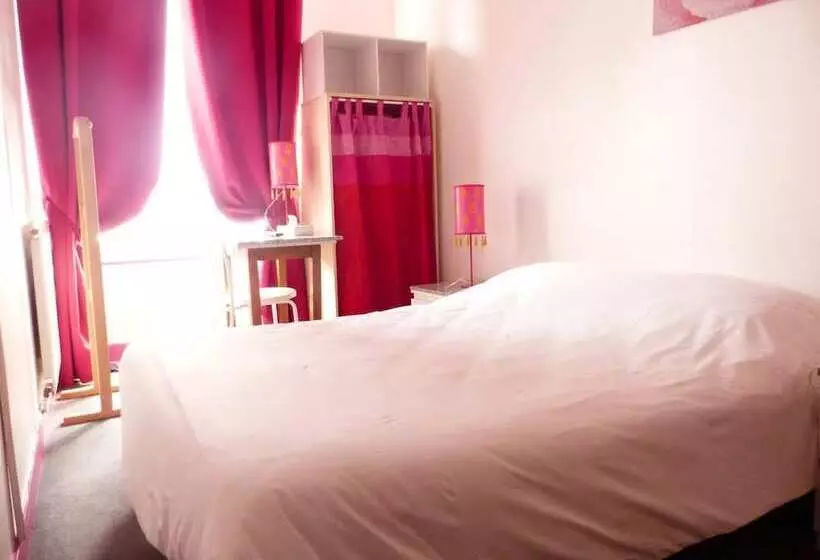 ホテル Logis Hôtel Au Croissant