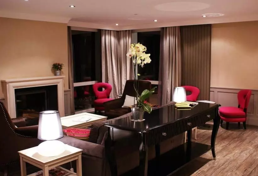 Отель Logis Auberge Saint Simond