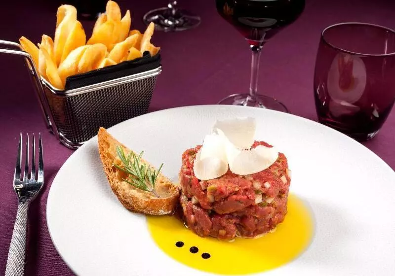 هتل Hôtel Carline Beaune