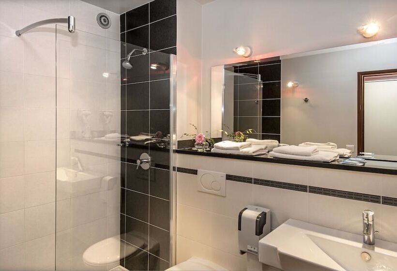 Logis Hotel Restaurant Du Commerce