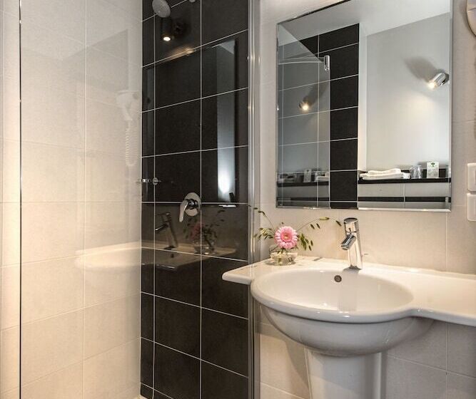 Logis Hotel Restaurant Du Commerce