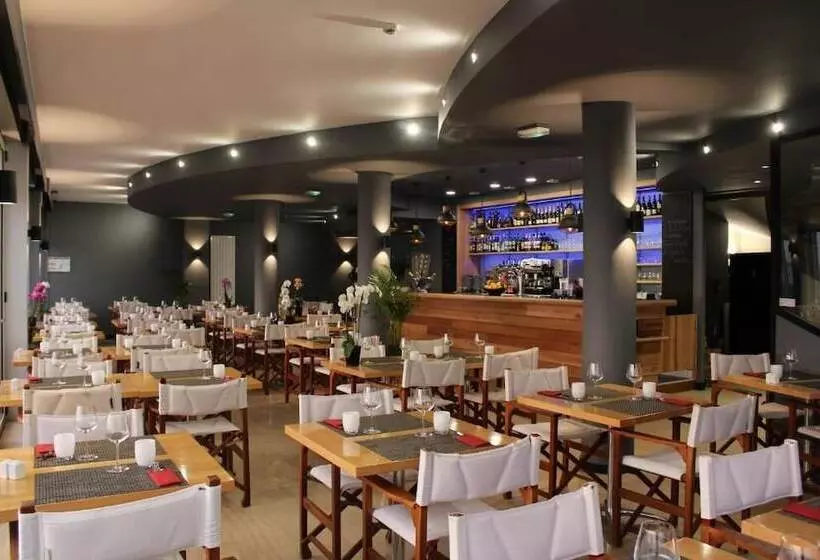 Отель Acadie Saint Victor   Hôtel Restaurant   Face Mer   Chatelaillon Plage