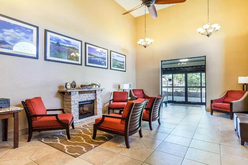 Отель Comfort Inn Denver West Arvada Station