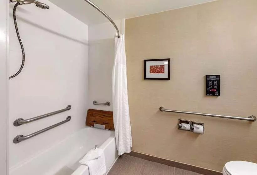 酒店 Comfort Suites Near Six Flags Magic Mountain