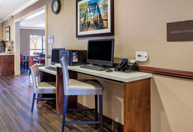 酒店 Comfort Suites Near Six Flags Magic Mountain