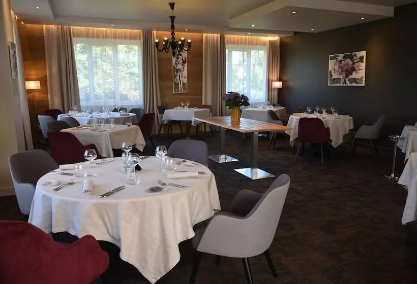 ホテル Logis Hôtel Restaurant La Rochette