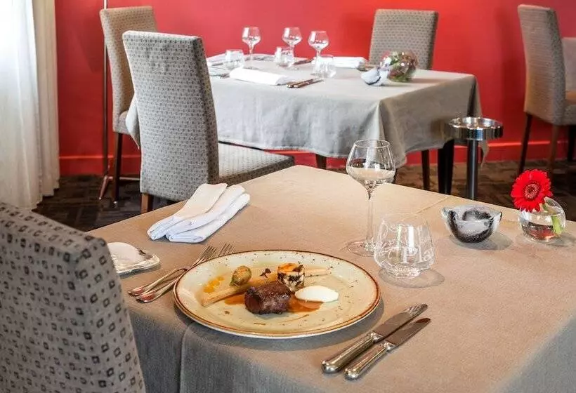 ホテル Logis Hôtel Restaurant La Rochette