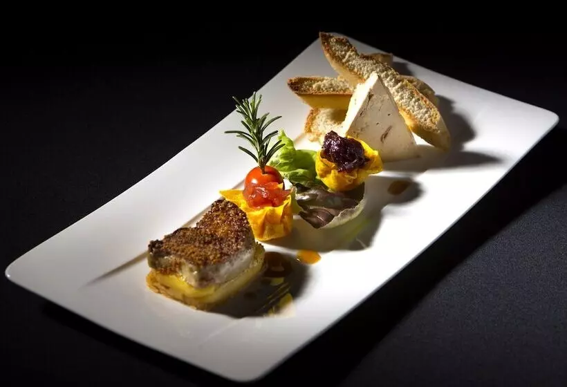 فندق Logis Hôtel Etchemaïté