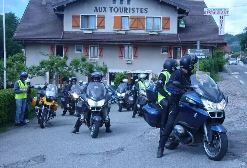 ホテル Aux Touristes Hôtel Restaurant