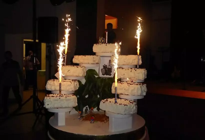 ホテル Aux Touristes Hôtel Restaurant