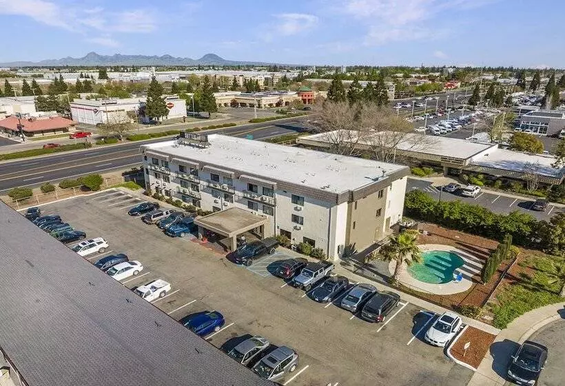 ホテル Sutter Inn