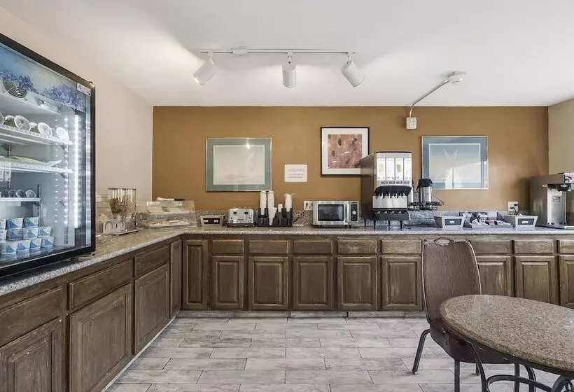 ホテル Sutter Inn