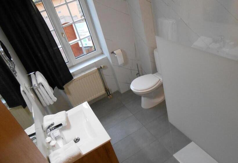 هتل Au Fief Du Château