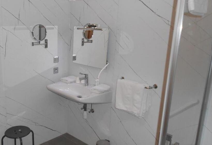 هتل Au Fief Du Château