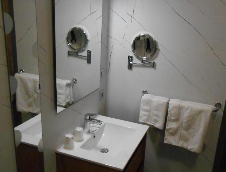 هتل Au Fief Du Château