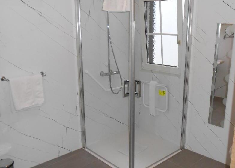 هتل Au Fief Du Château