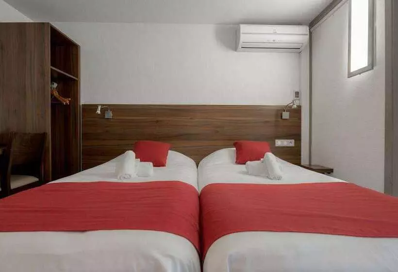 Brit Hotel Plaisance A9/a61