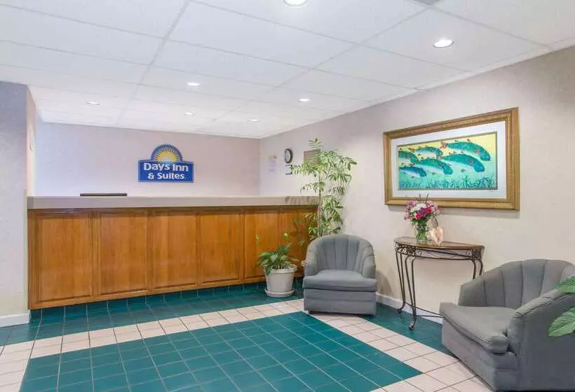 호텔 Days Inn & Suites By Wyndham Navarre Near Beaches Hurlburt