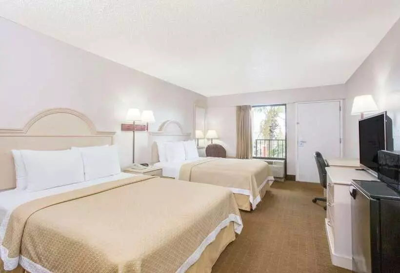 호텔 Days Inn & Suites By Wyndham Navarre Near Beaches Hurlburt