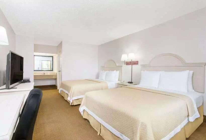 호텔 Days Inn & Suites By Wyndham Navarre Near Beaches Hurlburt