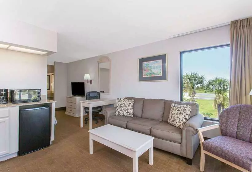 호텔 Days Inn & Suites By Wyndham Navarre Near Beaches Hurlburt