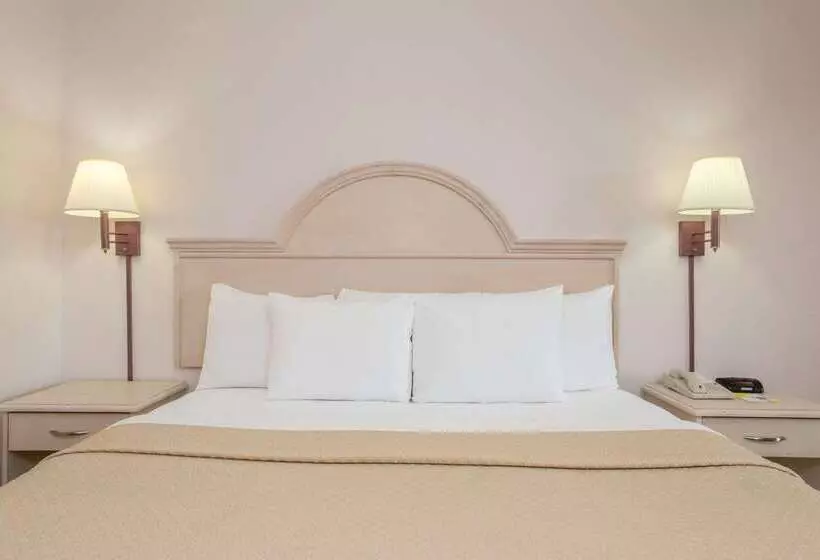 호텔 Days Inn & Suites By Wyndham Navarre Near Beaches Hurlburt