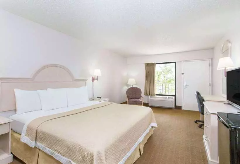 호텔 Days Inn & Suites By Wyndham Navarre Near Beaches Hurlburt