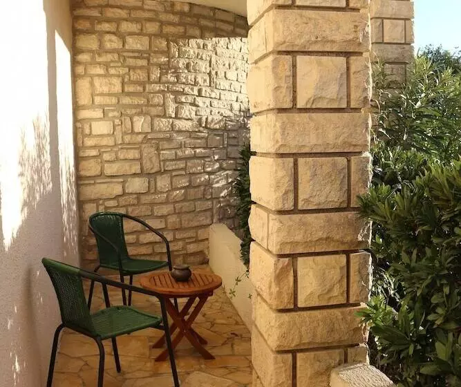 فندق Hôtel De Vacances De La Vignasse