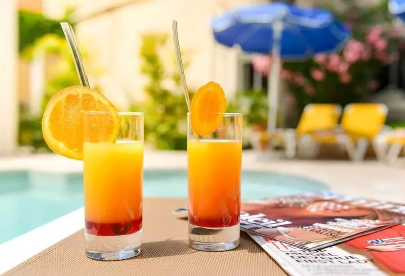 Отель Logis Hôtel Restaurant Résidence