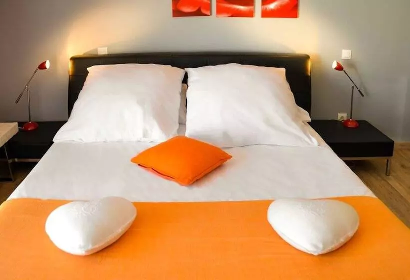 Отель Logis Hôtel Restaurant Résidence