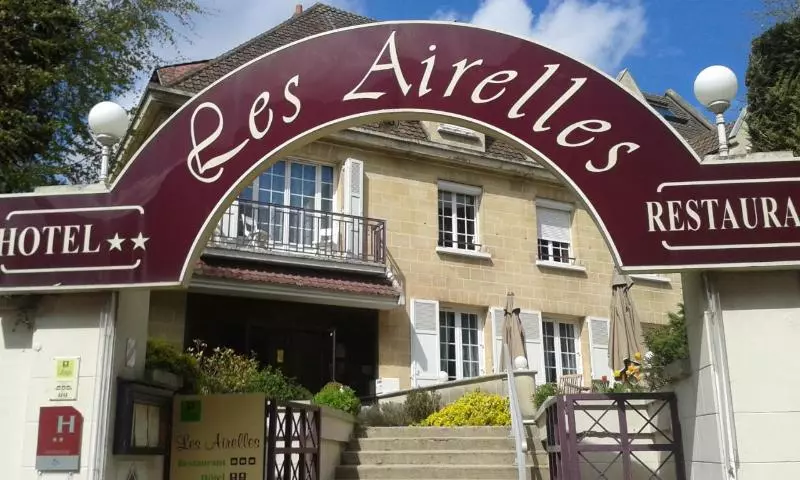ホテル Logis Hôtel Restaurant Les Airelles