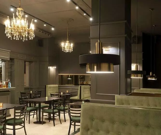 فندق NH Santiago del Estero