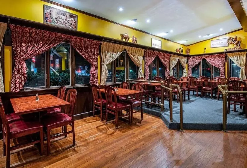 هتل Ramada By Wyndham Groton Mystic