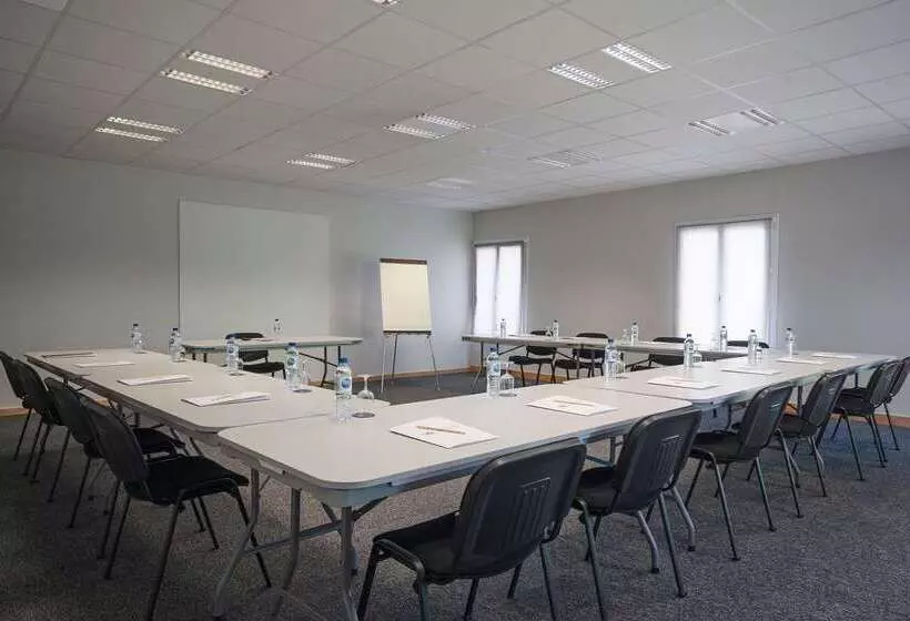 בית מלון כפרי The Originals Boutique, Hôtel Le Pillebois, Bourgenbresse Nord