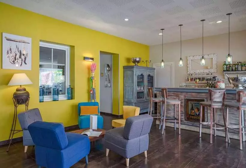 בית מלון כפרי The Originals Boutique, Hôtel Le Pillebois, Bourgenbresse Nord