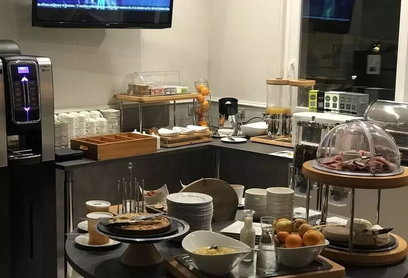 Logis Hôtel Centrotel Et Spa Bulles D Allier