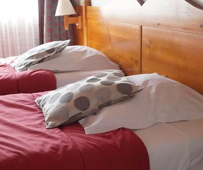 فندق على الطريق Les Jardins Du Forez